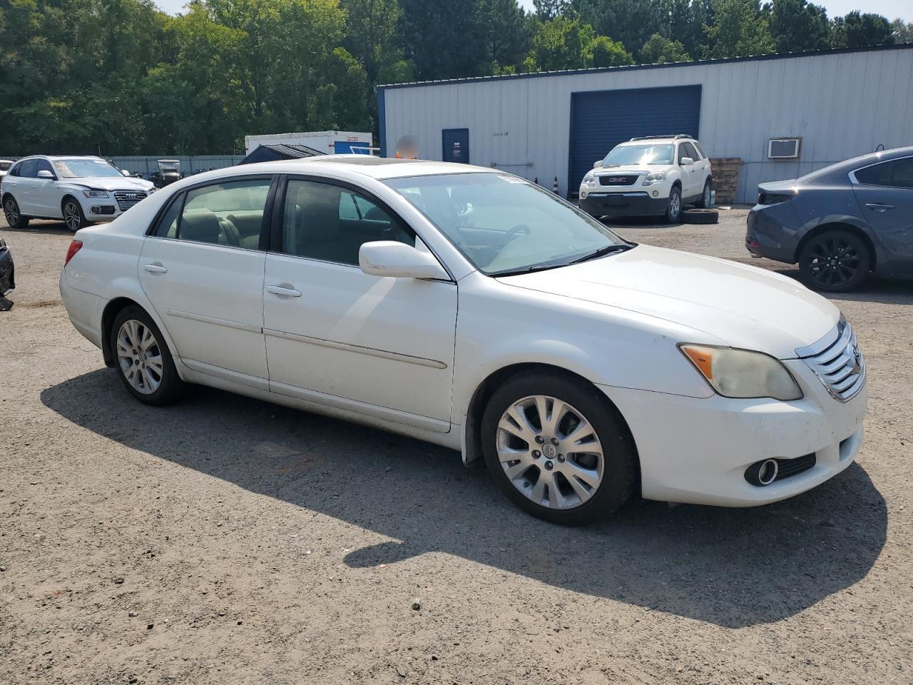 2010 Toyota Avalon Xl - Image 4
