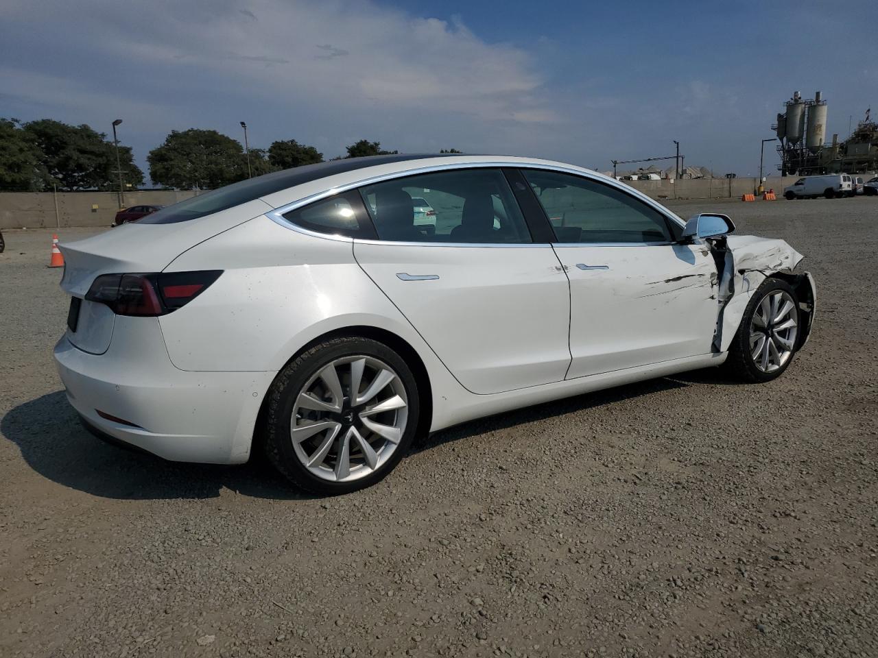 2019 Tesla Model 3 - Image 3