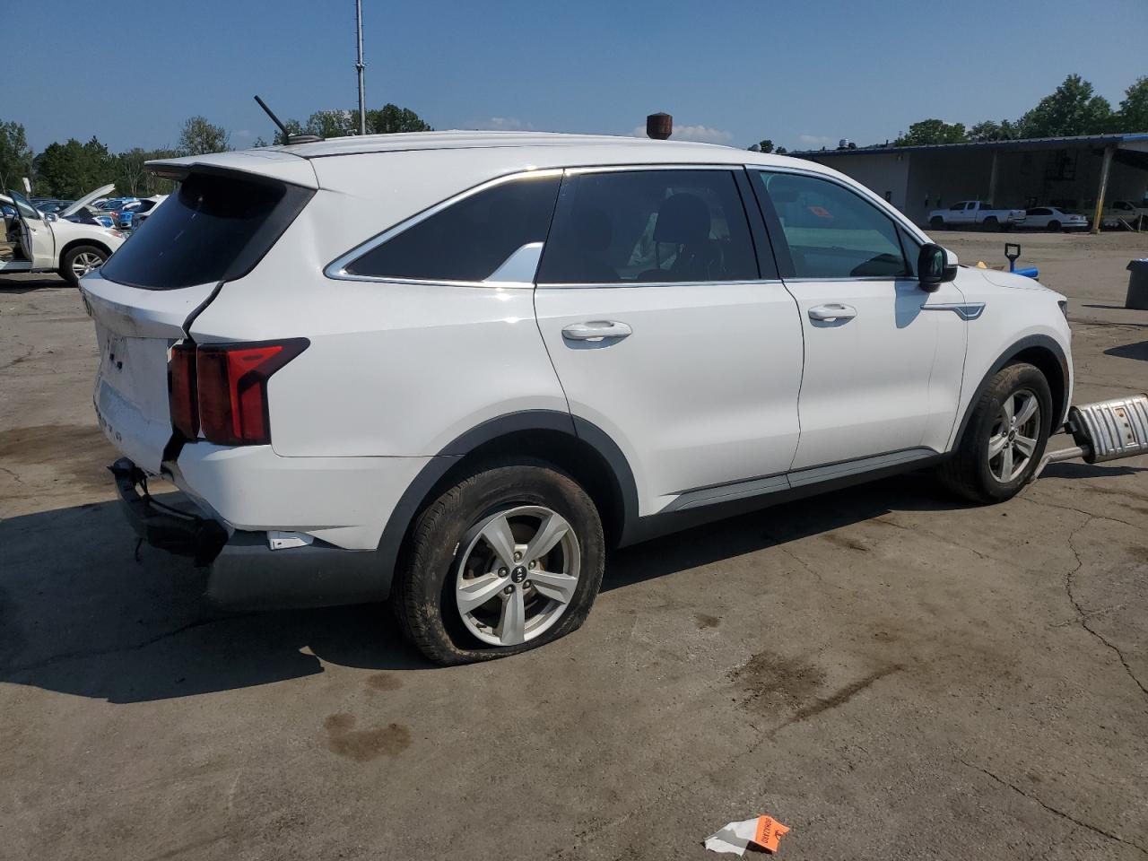 2021 Kia Sorento Lx - Image 3