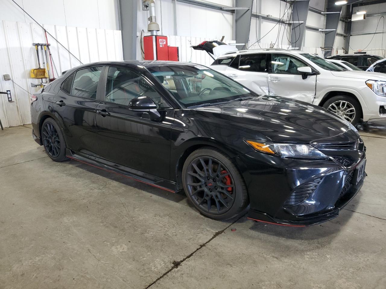 2020 Toyota Camry Trd - Фото 4