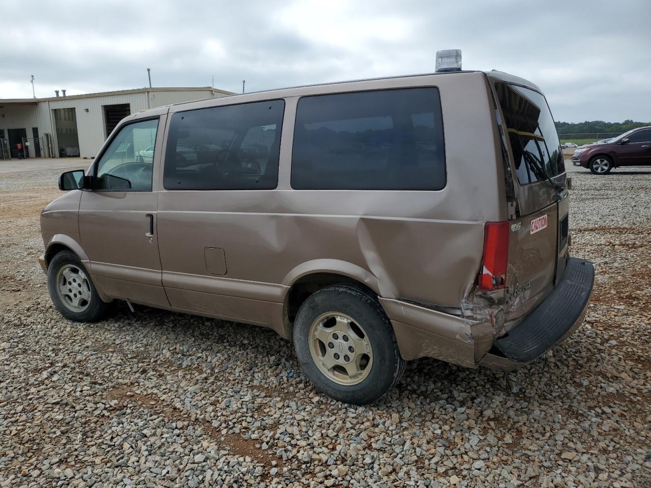 2005 Chevrolet Astro - Image 2