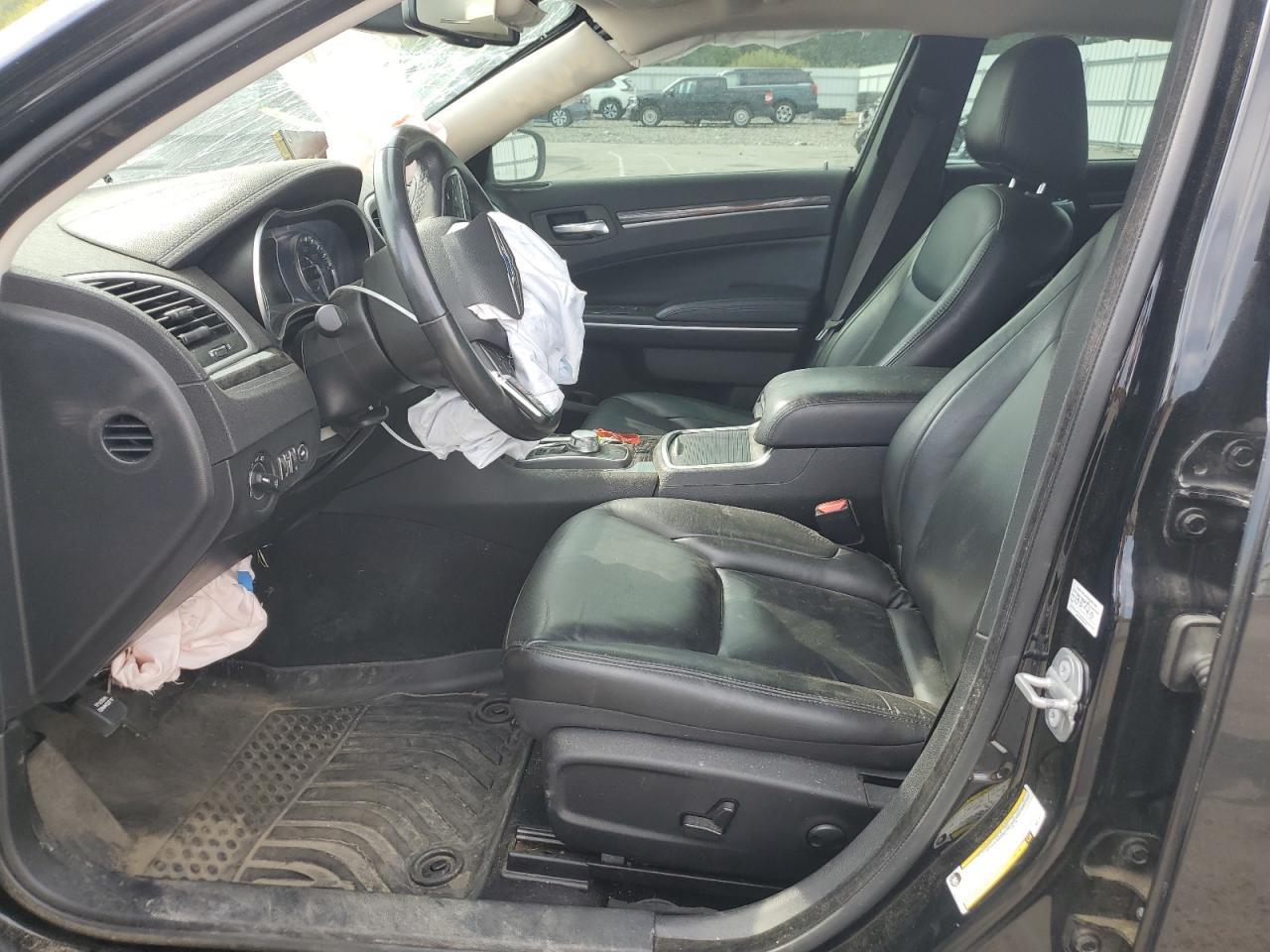 2022 Chrysler 300 Touring L - Image 7