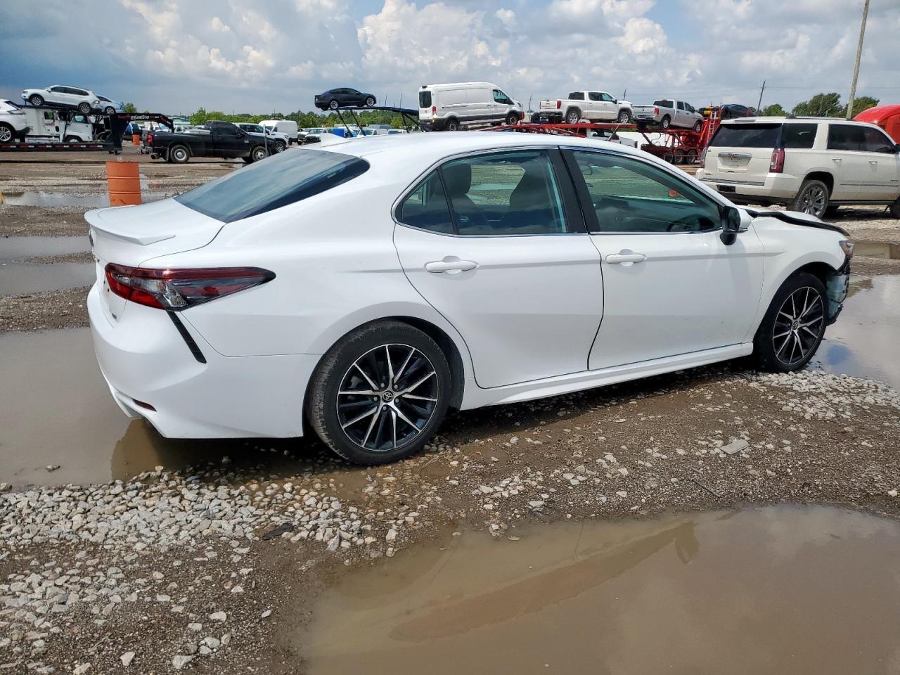 2023 Toyota Camry Se Night Shade - Image 3