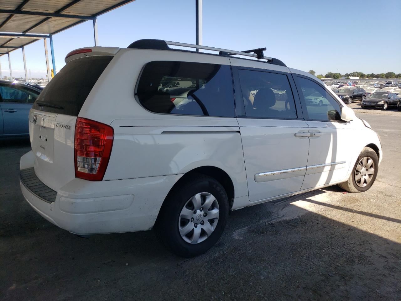 2008 Hyundai Entourage Gls - Фото 3