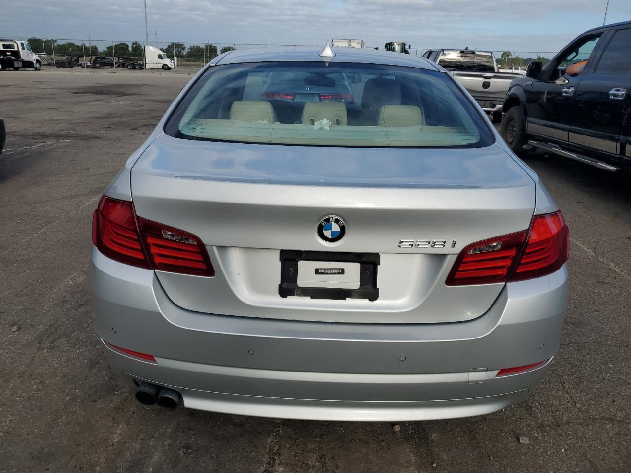 2012 BMW 528 Xi - Image 6