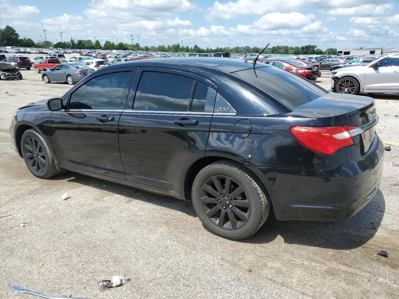 2013 Chrysler 200 Touring - Фото 2