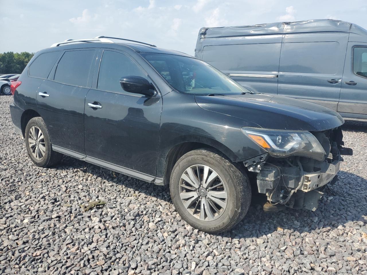 2017 Nissan Pathfinder S - Фото 4