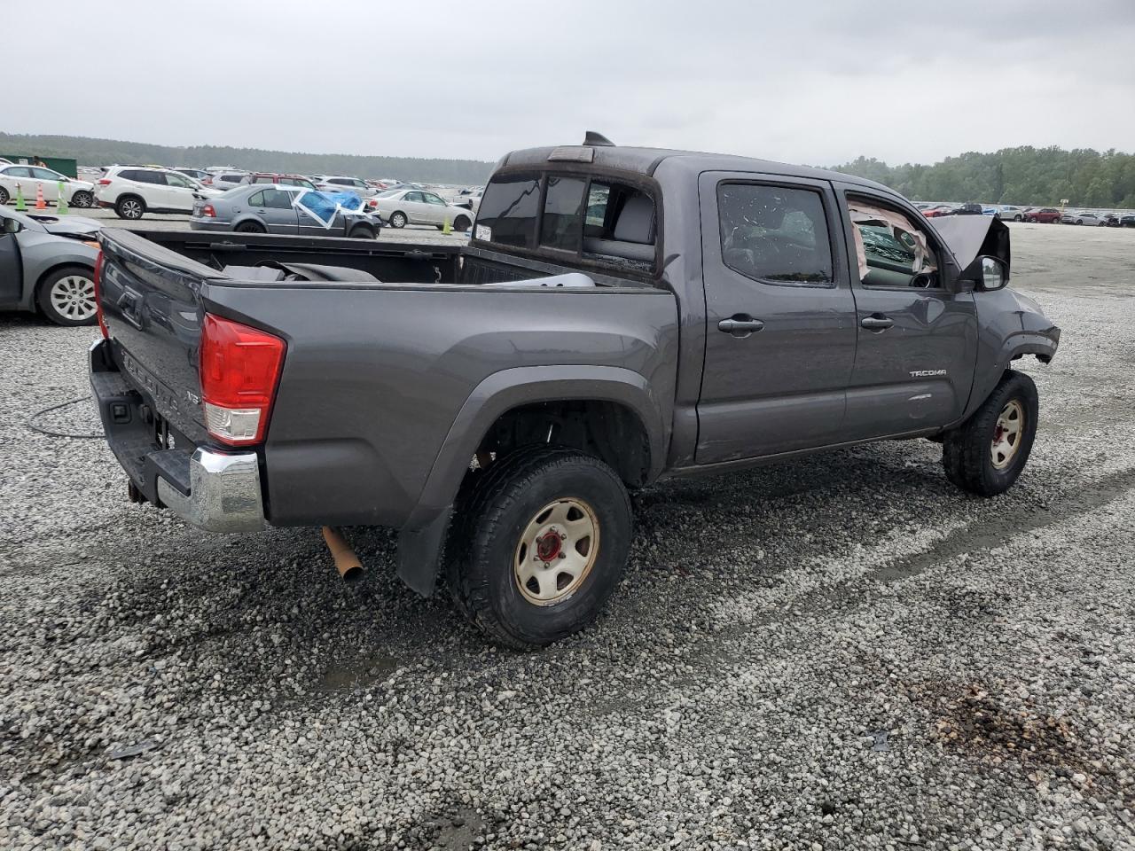 2017 Toyota Tacoma Sr5 V6 - Image 3