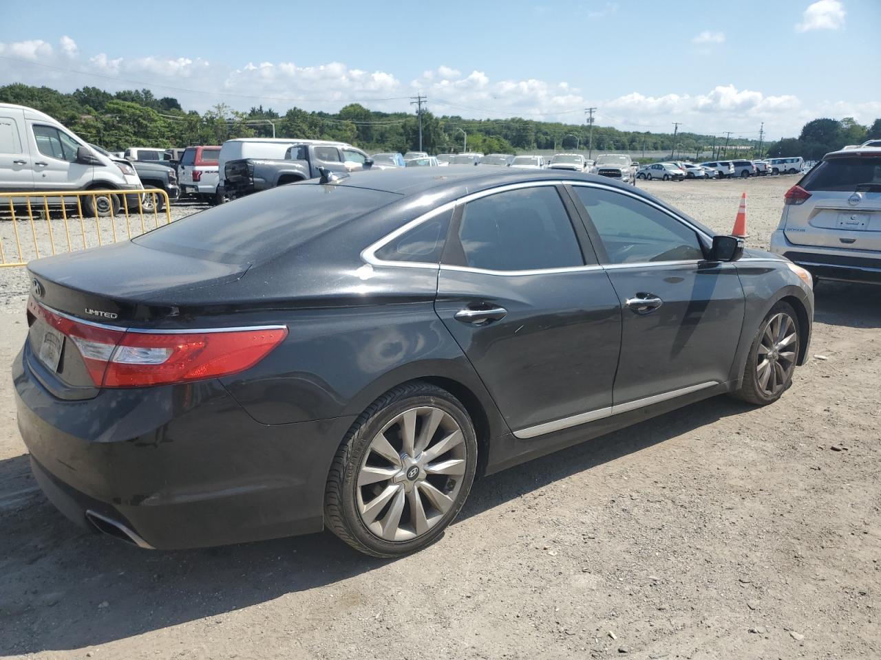 2015 Hyundai Azera Limited - Image 3