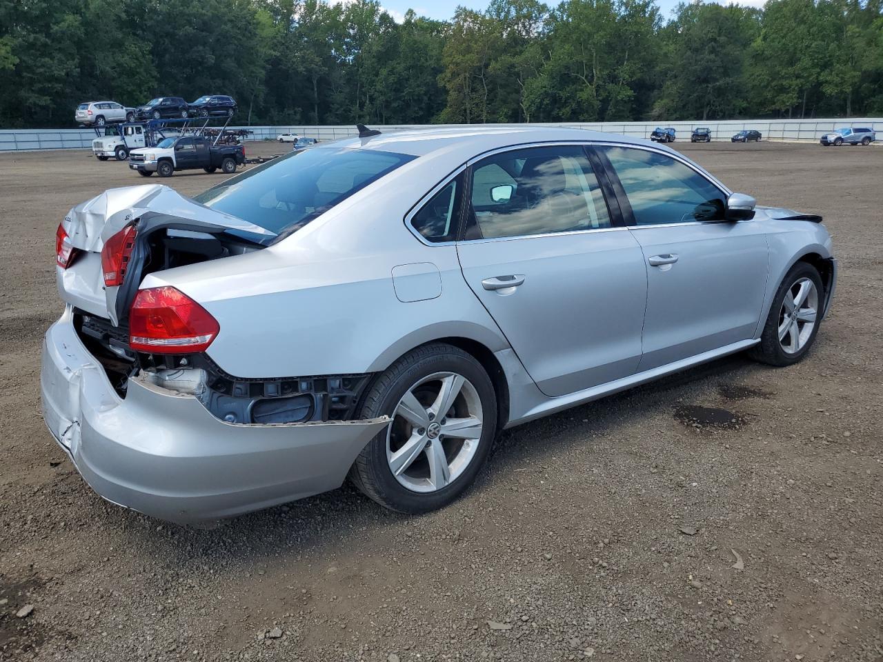 2013 Volkswagen Passat Se - Image 3