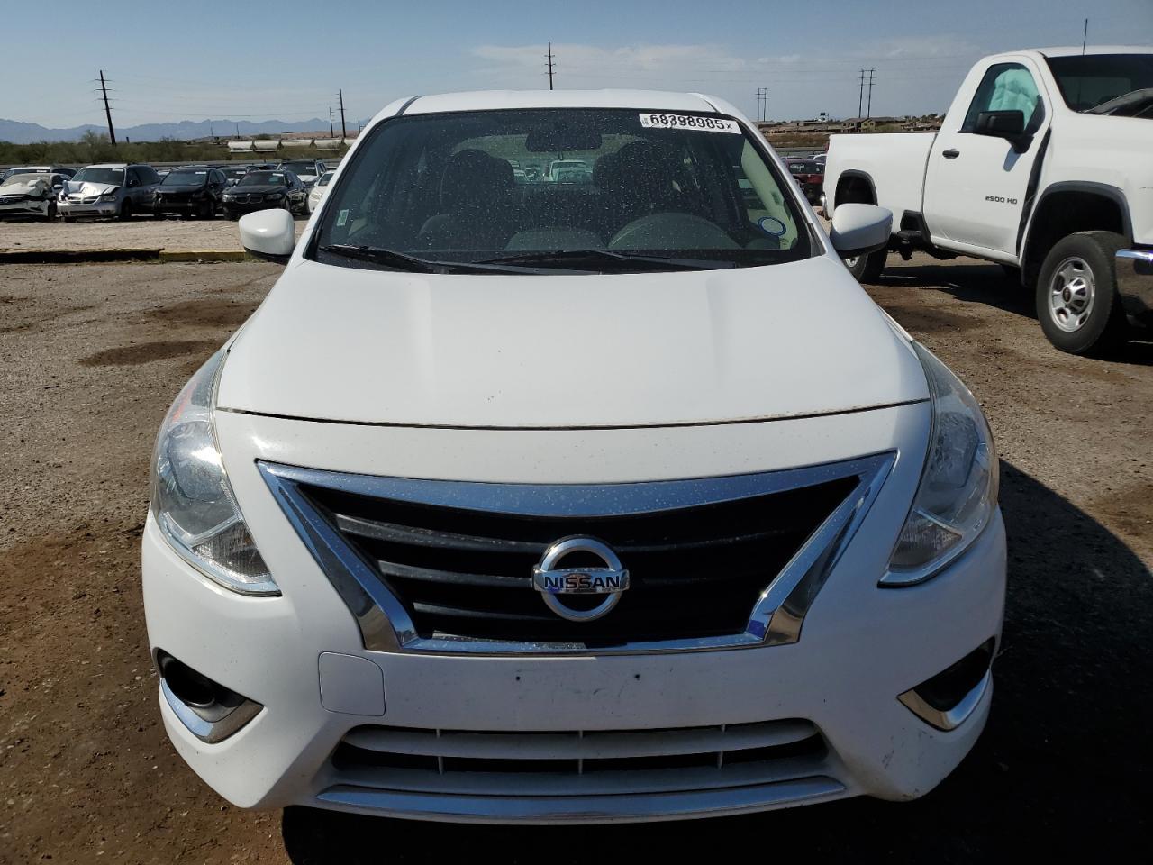 2018 Nissan Versa S - Image 5