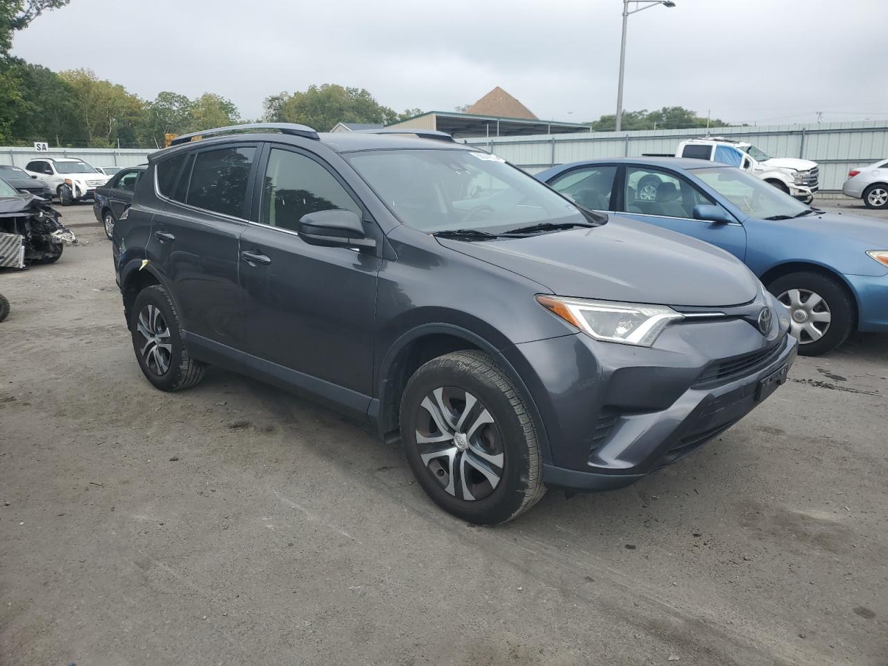 2018 Toyota Rav4 Le - Image 4