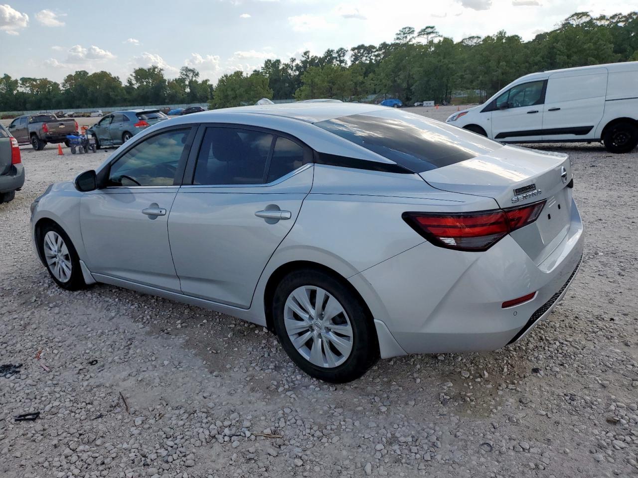 2020 Nissan Sentra S - Фото 2