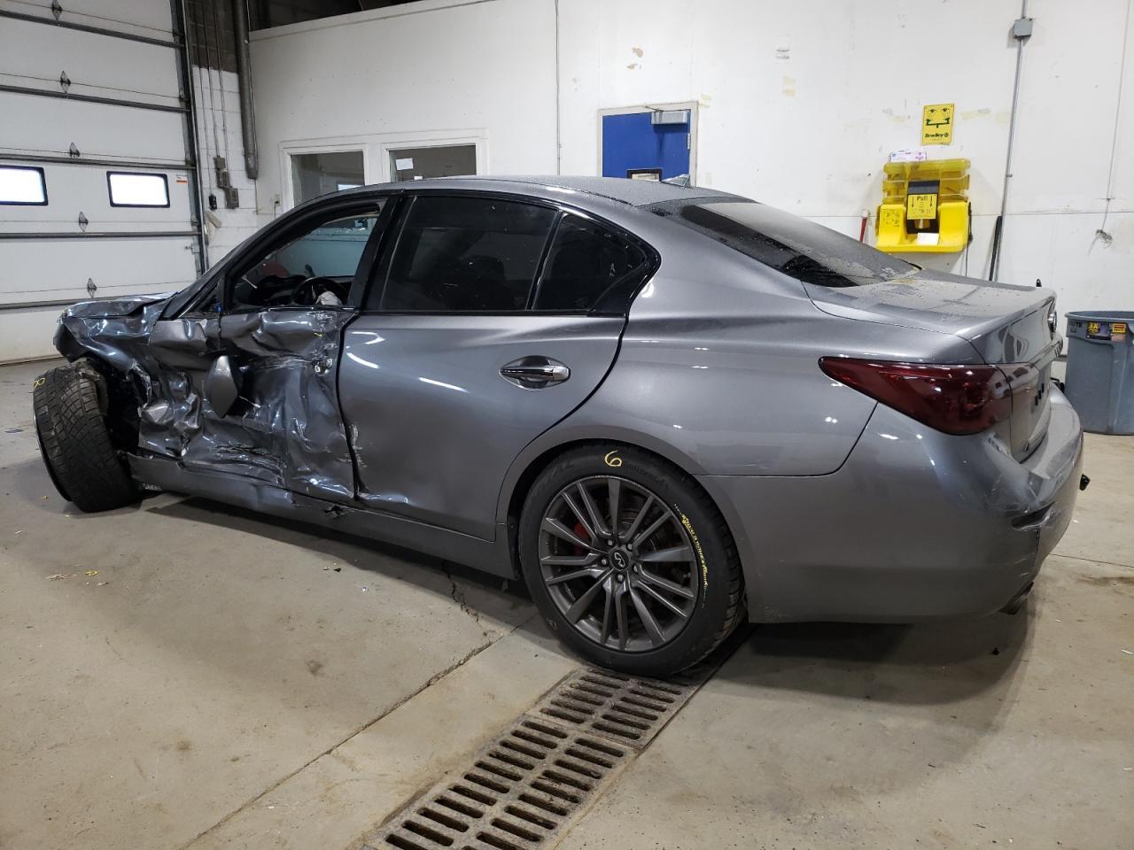 2017 Infiniti Q50 Red Sport 400 - Фото 2