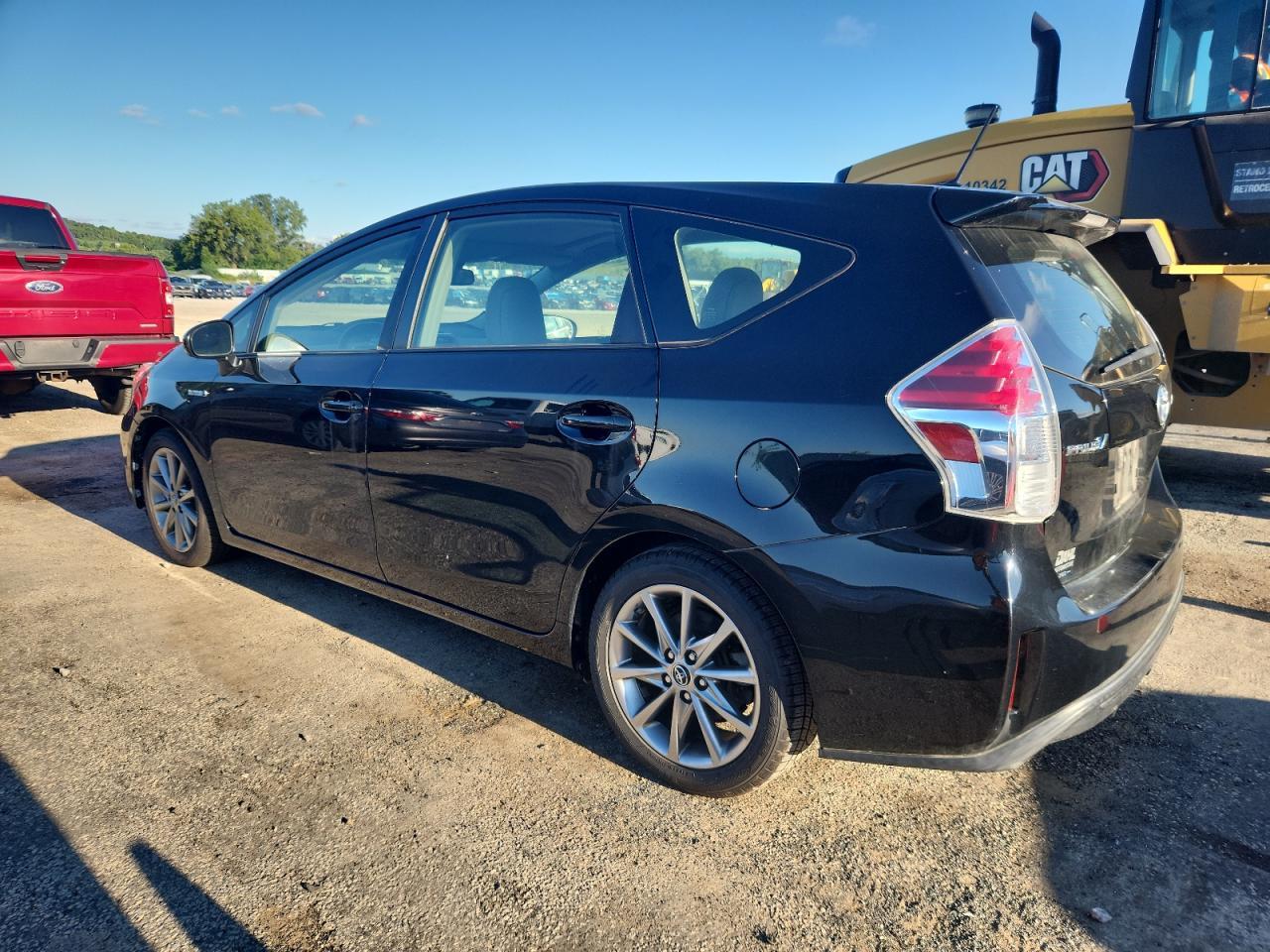 2015 Toyota Prius V - Image 2