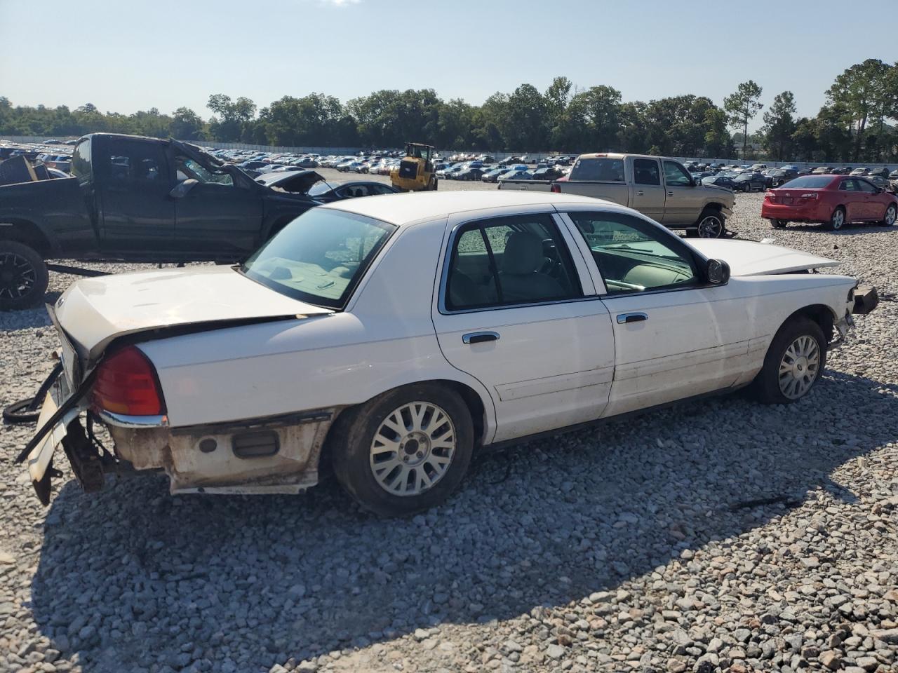 2003 Ford Crown Victoria Lx - Image 3