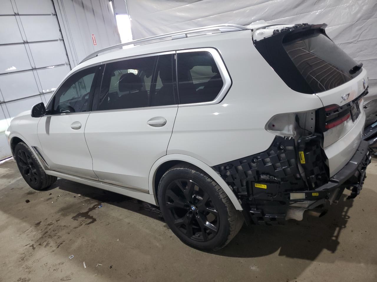 2025 BMW X7 xDrive40I - Фото 2