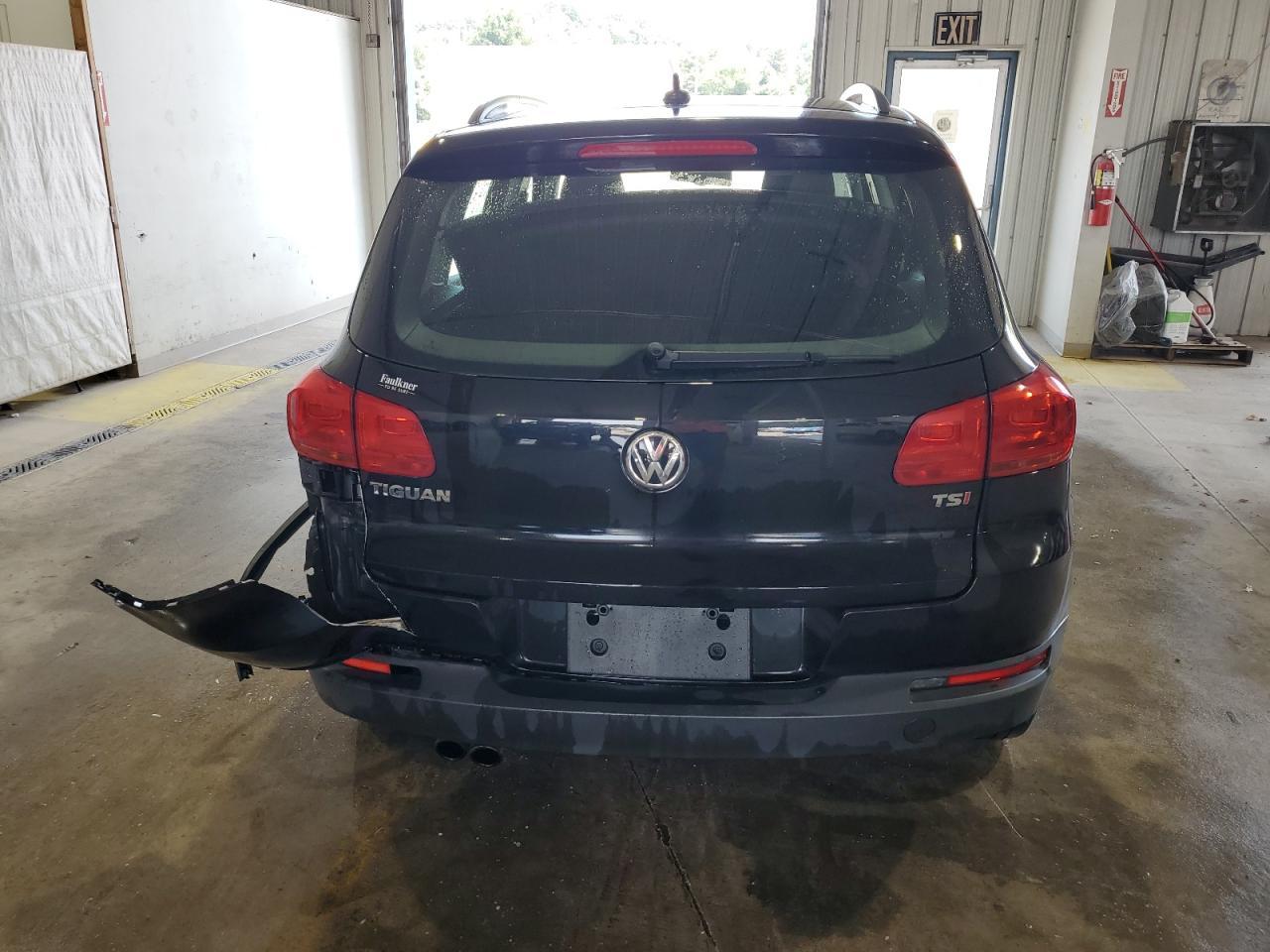 2017 Volkswagen Tiguan S - Image 6