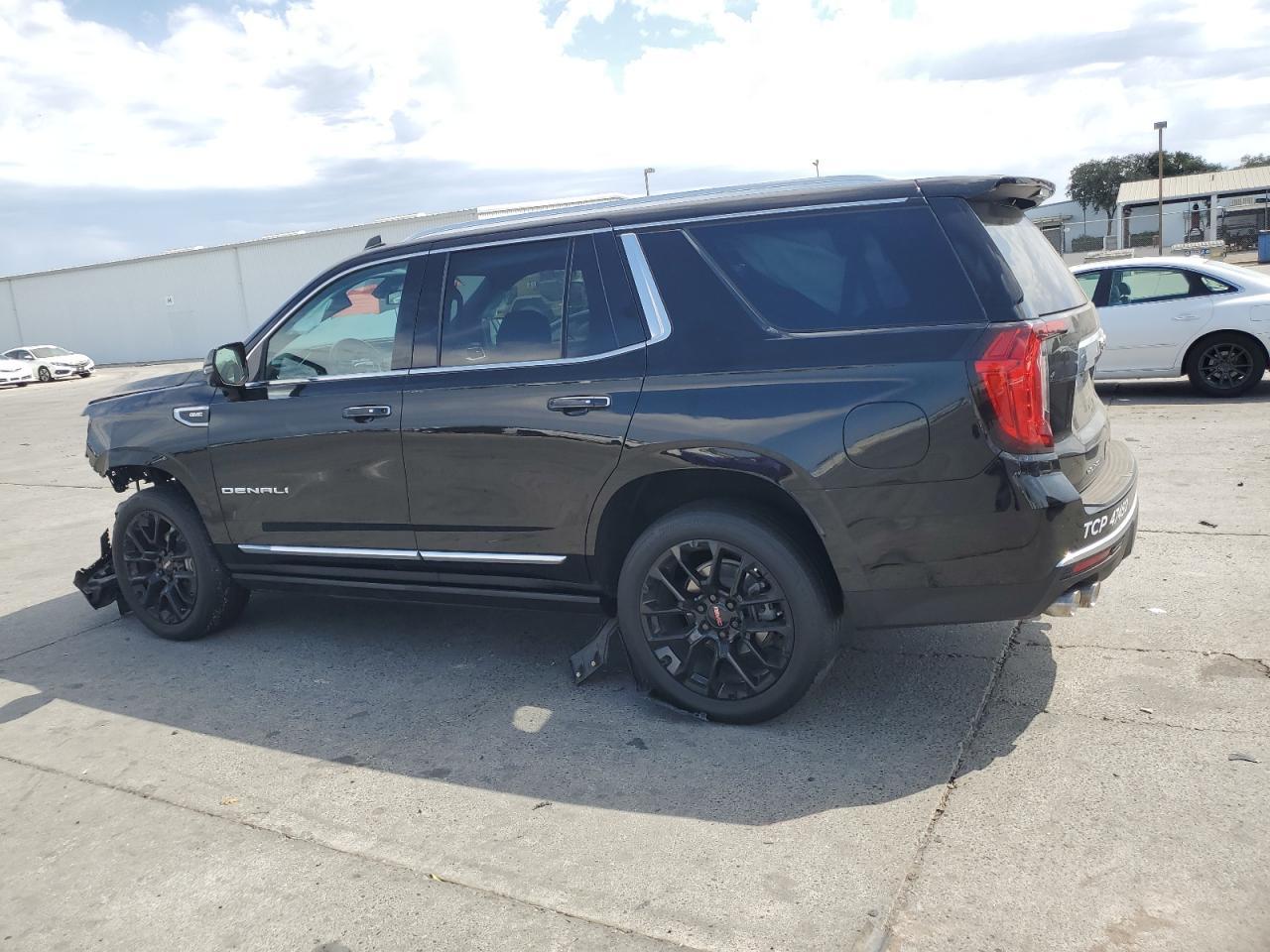 2022 GMC Yukon Denali - Image 2