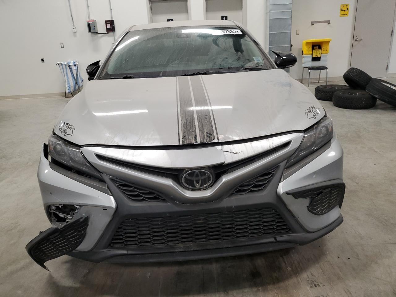 2021 Toyota Camry Se - Фото 5