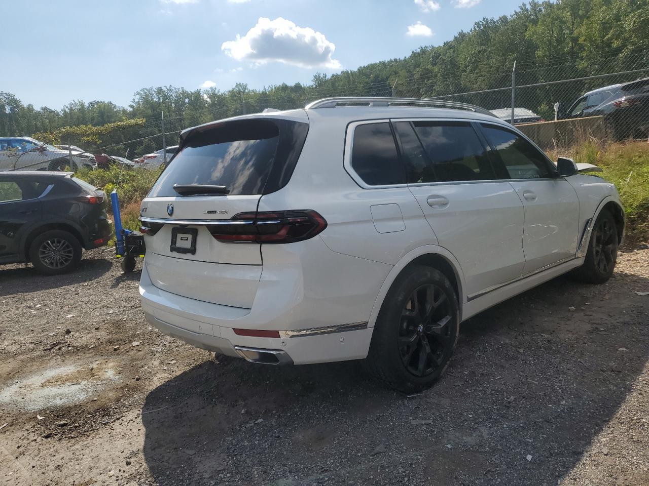 2023 BMW X7 xDrive40I - Фото 3