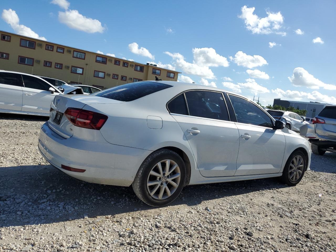 2017 Volkswagen Jetta Se - Image 3