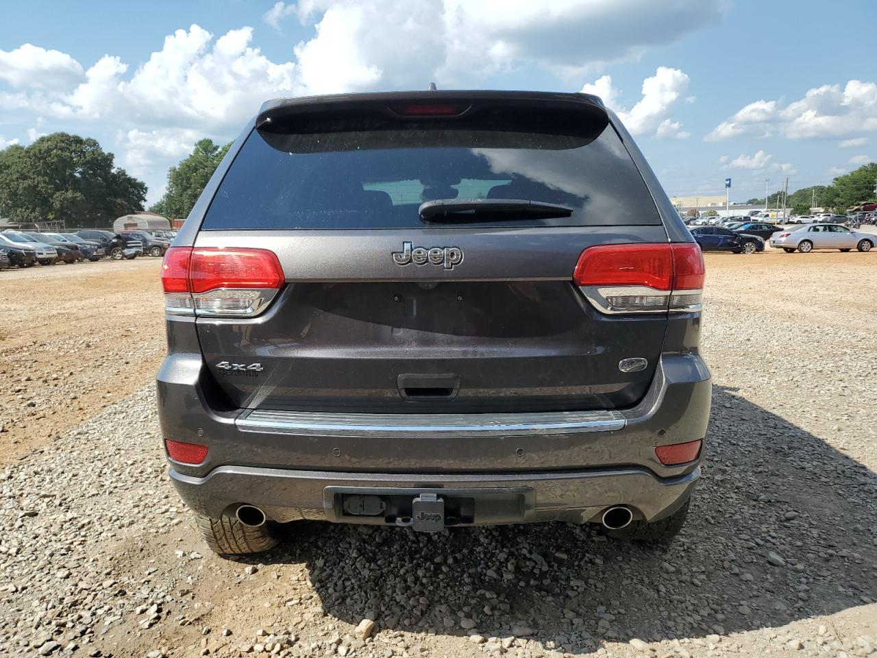 2019 Jeep Grand Cherokee Overland - Image 6