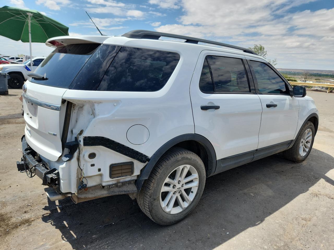 2015 Ford Explorer - Image 3