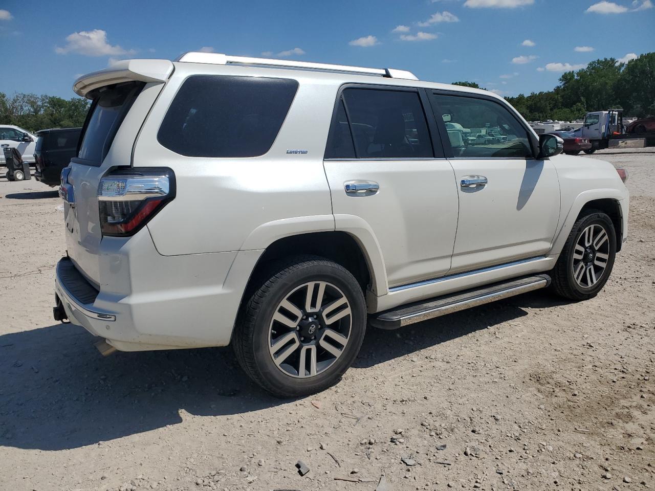 2016 Toyota 4Runner Sr5/Sr5 Premium - Image 3