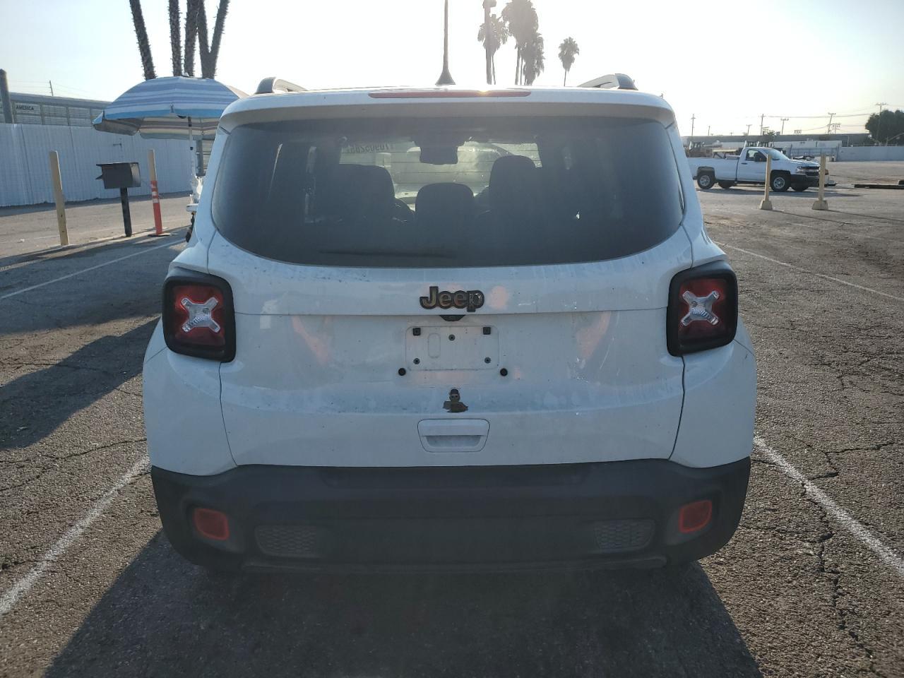 2019 Jeep Renegade Latitude - Image 6