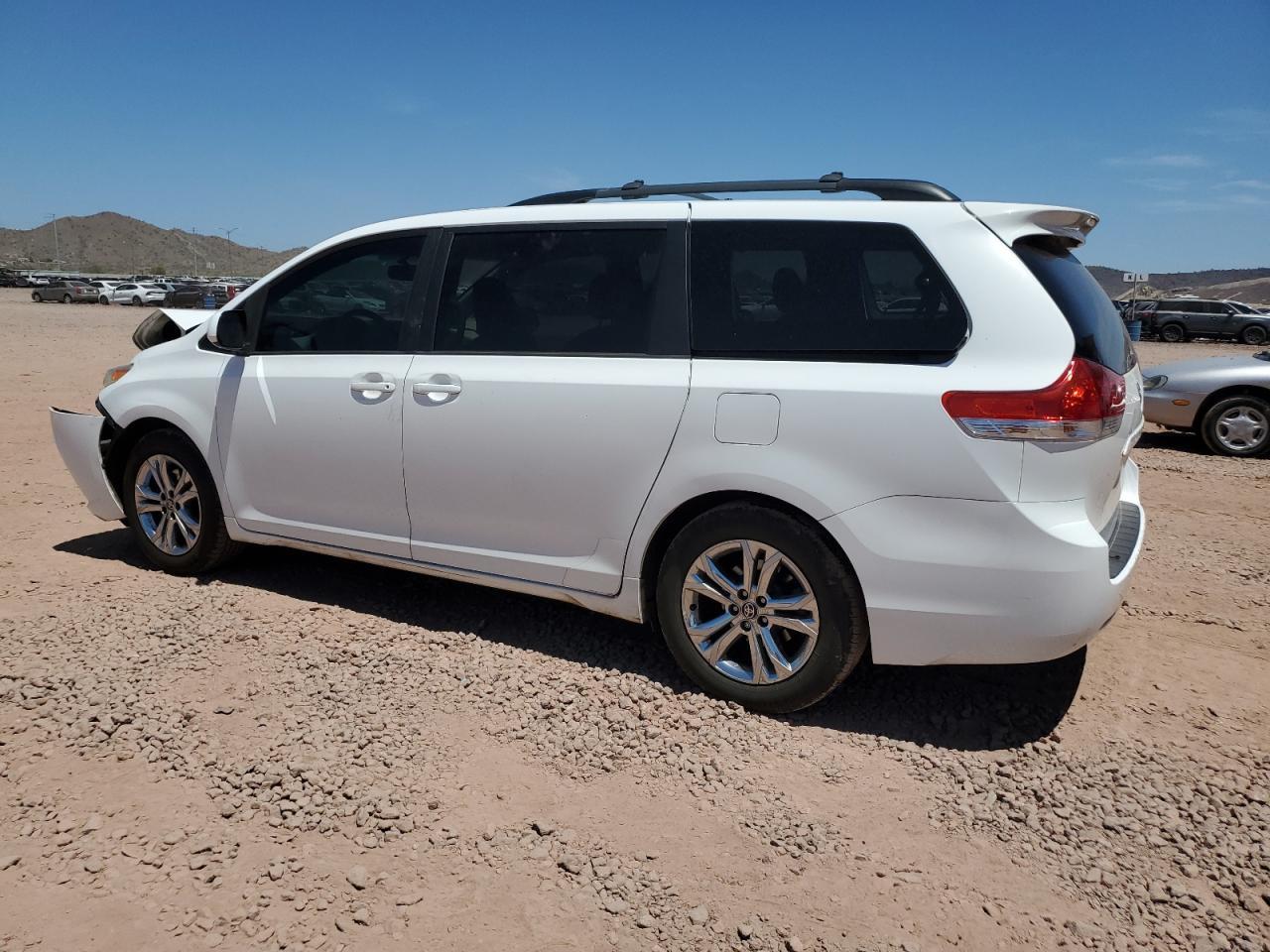 2011 Toyota Sienna Xle - Фото 2