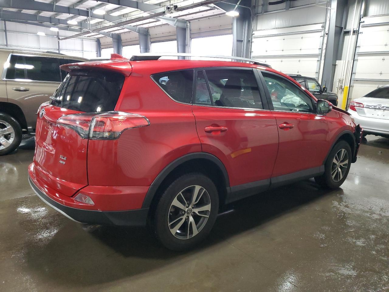 2017 Toyota Rav4 Xle - Фото 3