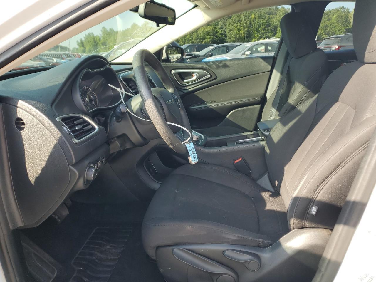 2015 Chrysler 200 Lx - Фото 7