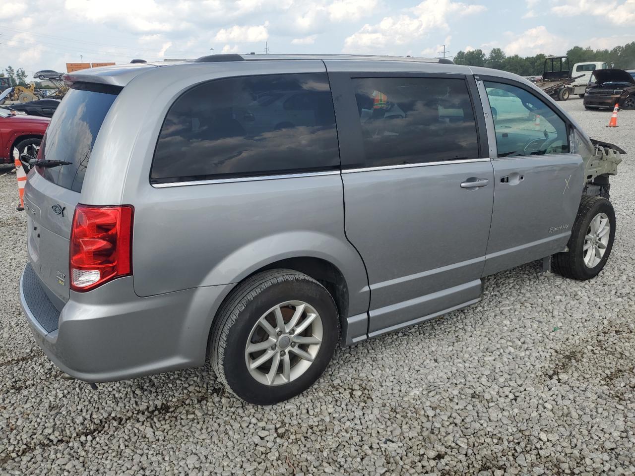 2018 Dodge Grand Caravan Sxt - Image 3