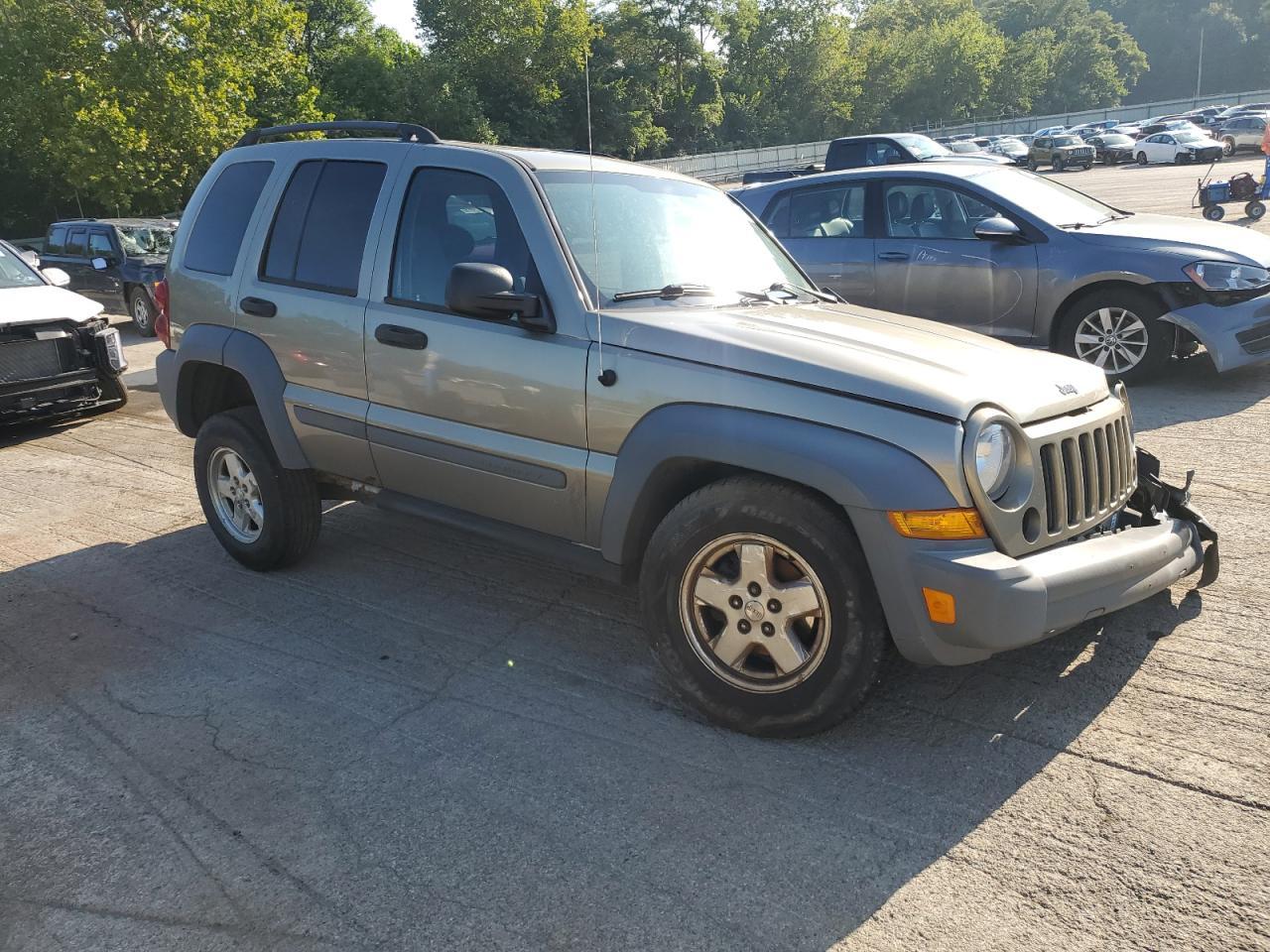 2005 Jeep Liberty Sport - Image 4