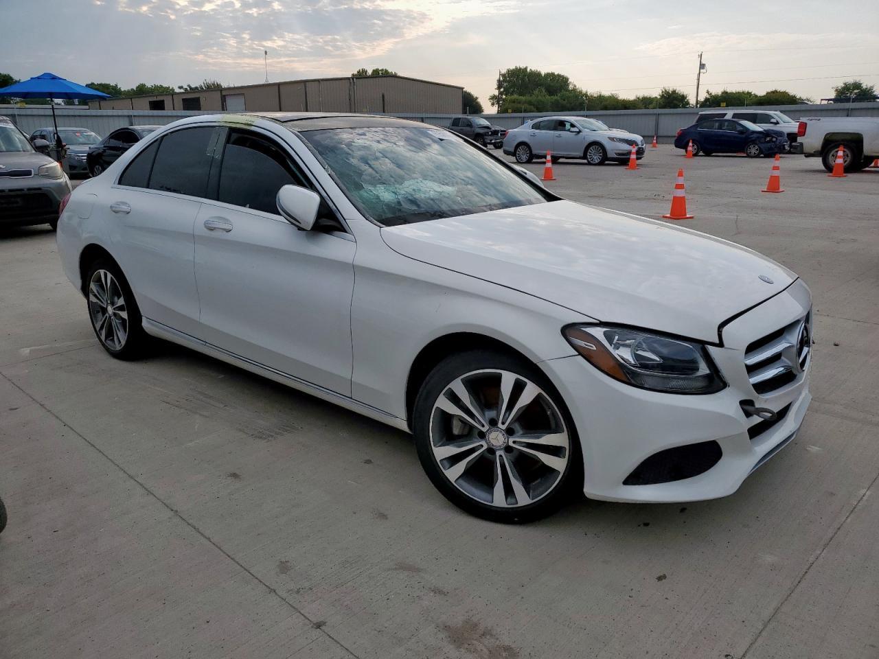 2016 Mercedes-Benz C 300 4Matic - Image 4