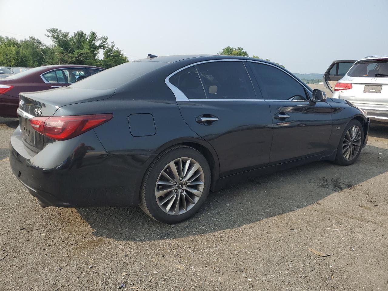 2018 Infiniti Q50 Luxe - Фото 3