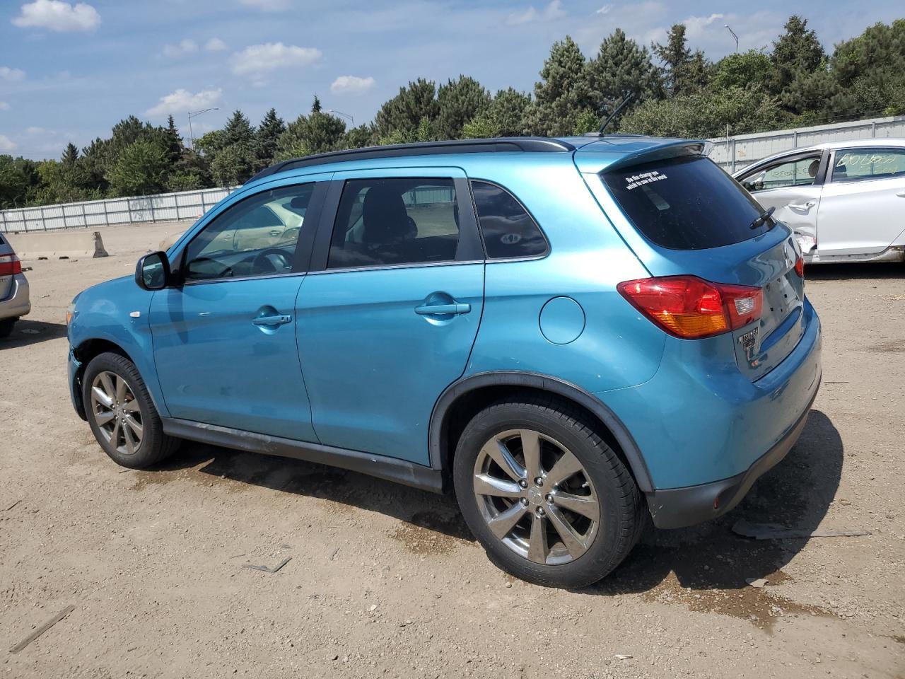 2013 Mitsubishi Outlander Sport Le - Image 2