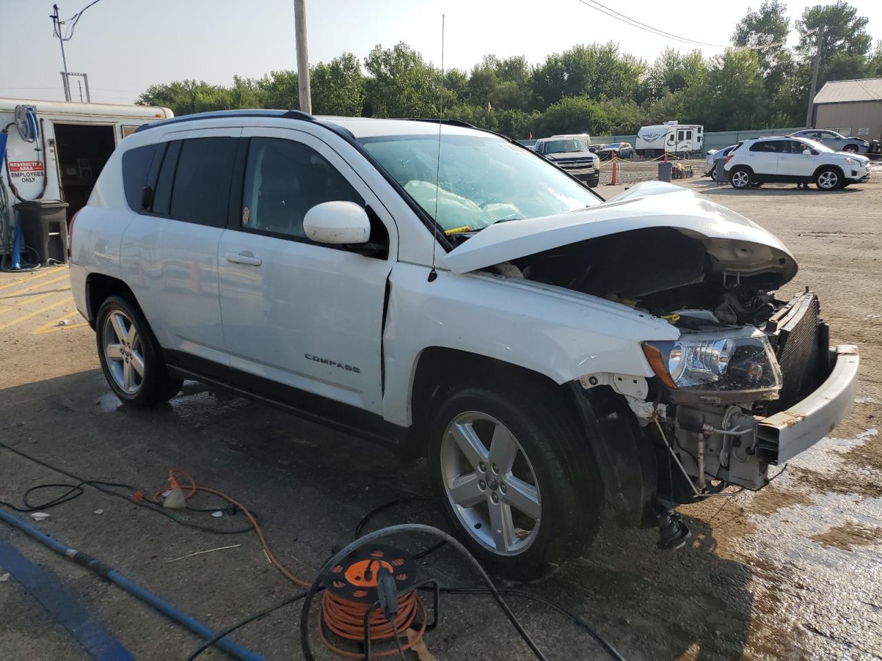 2014 Jeep Compass Latitude - Фото 4