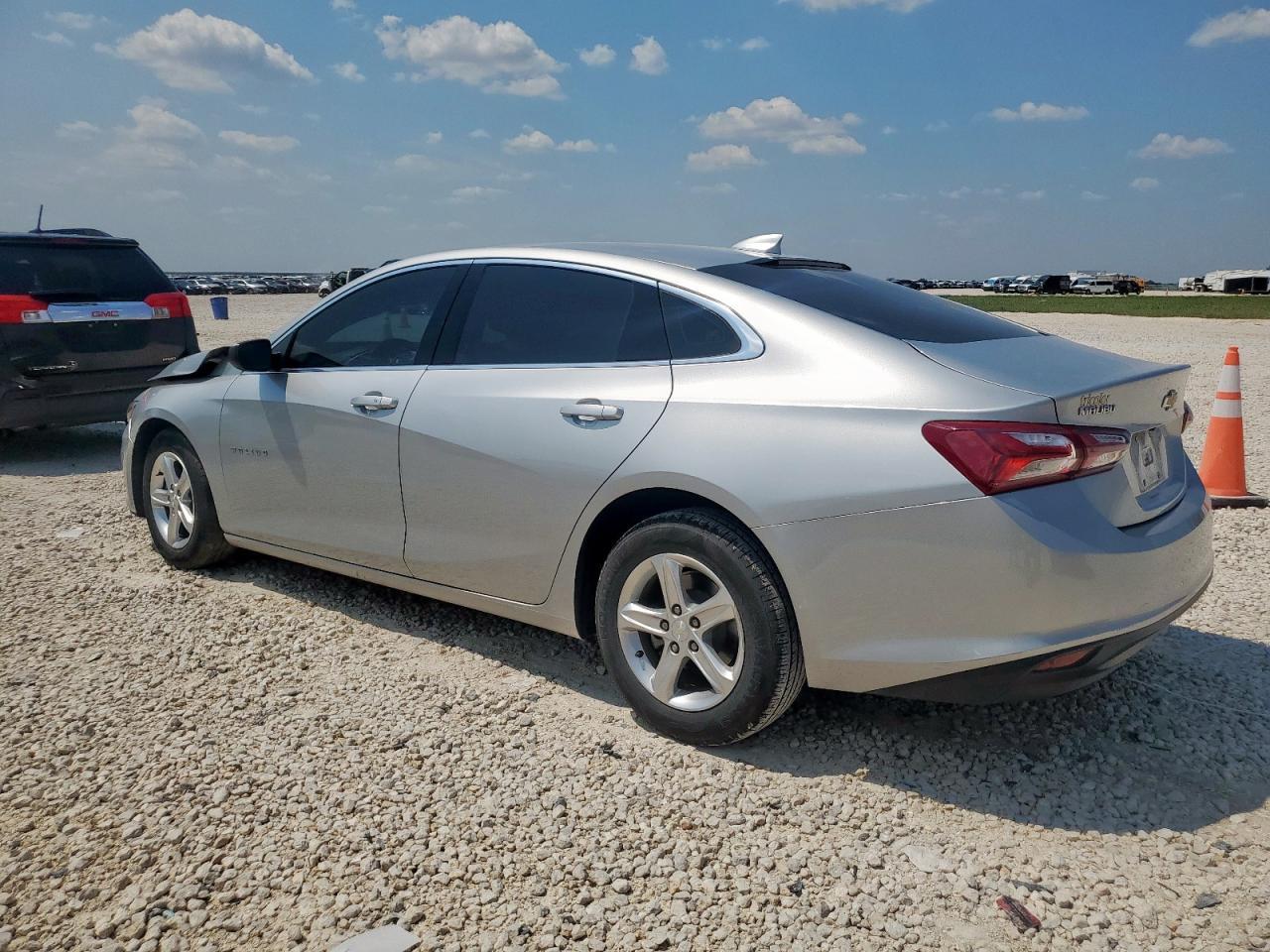 2022 Chevrolet Malibu Lt - Image 3