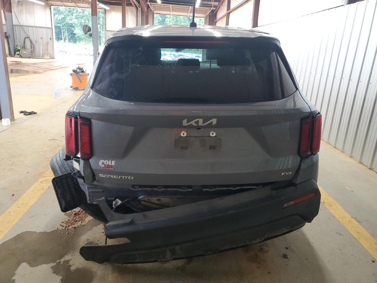 2023 Kia Sorento Lx - Image 6