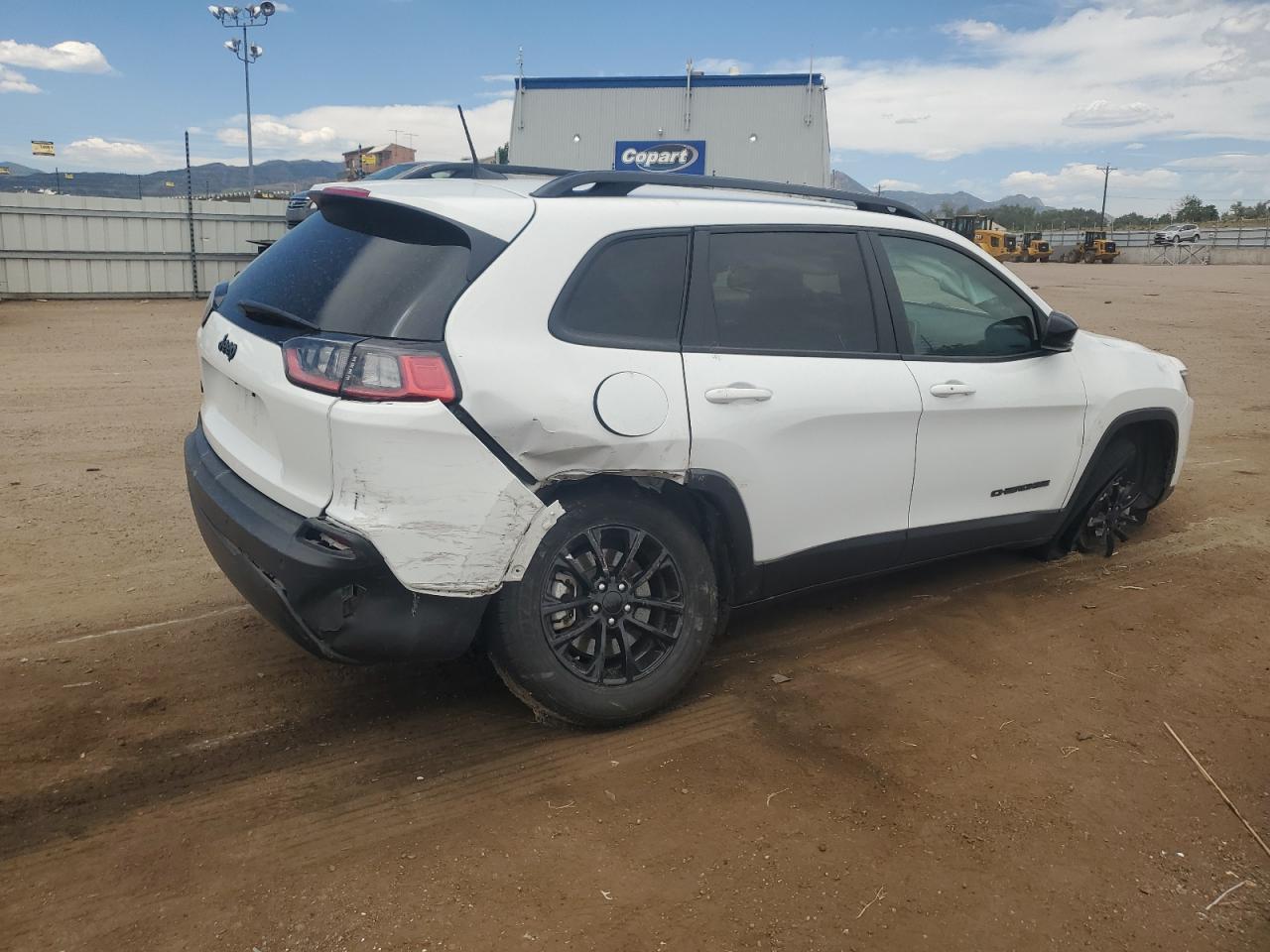 2023 Jeep Cherokee Altitude Lux - Image 3