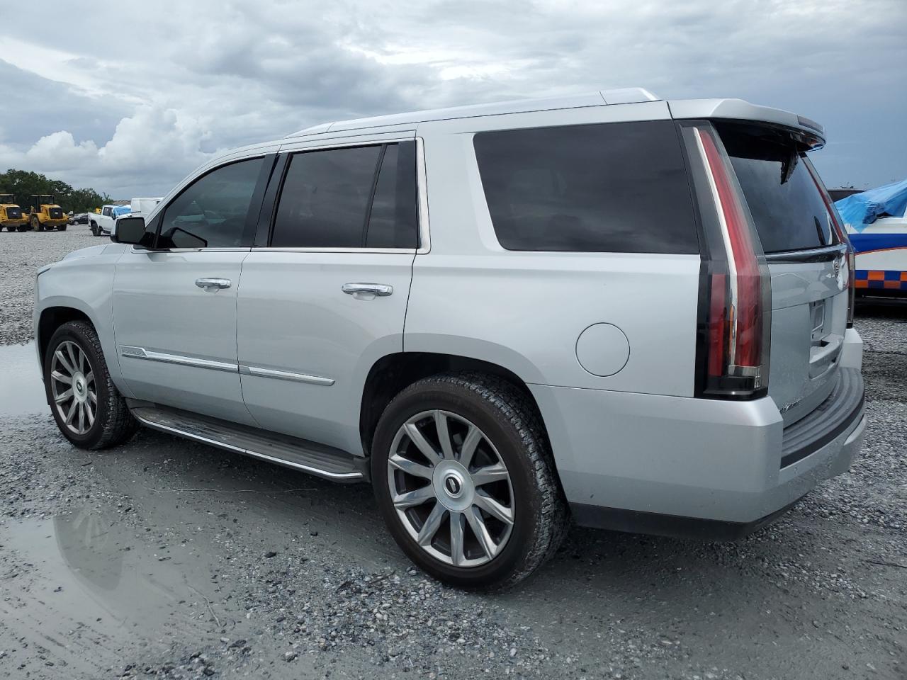 2015 Cadillac Escalade Luxury - Фото 2