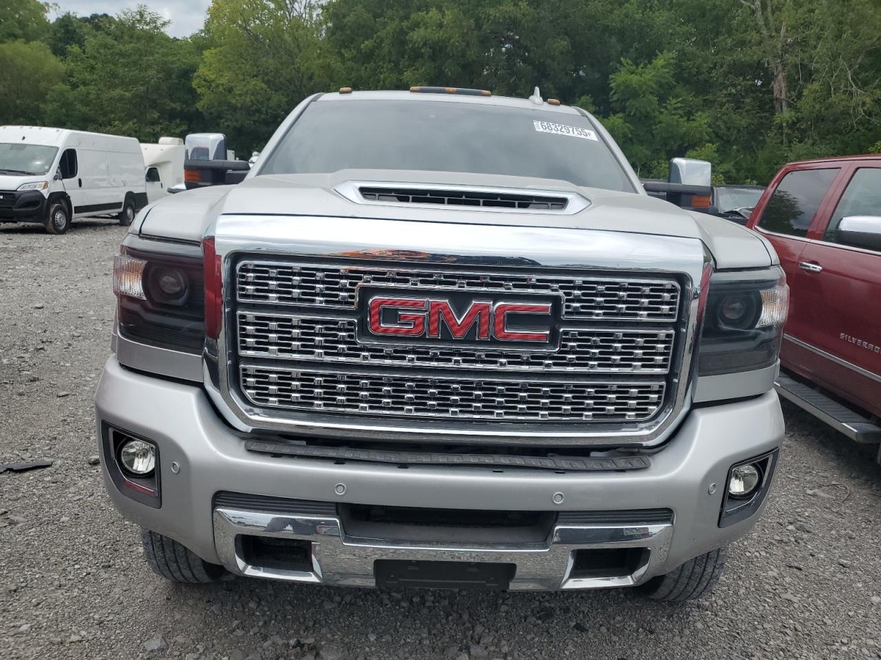 2017 GMC Sierra K3500 Denali - Фото 5