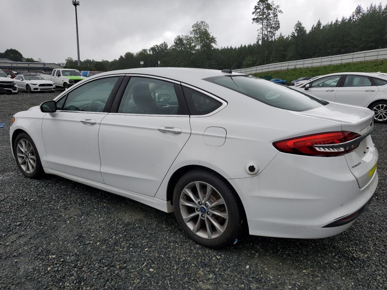 2017 Ford Fusion Se Hybrid - Image 2