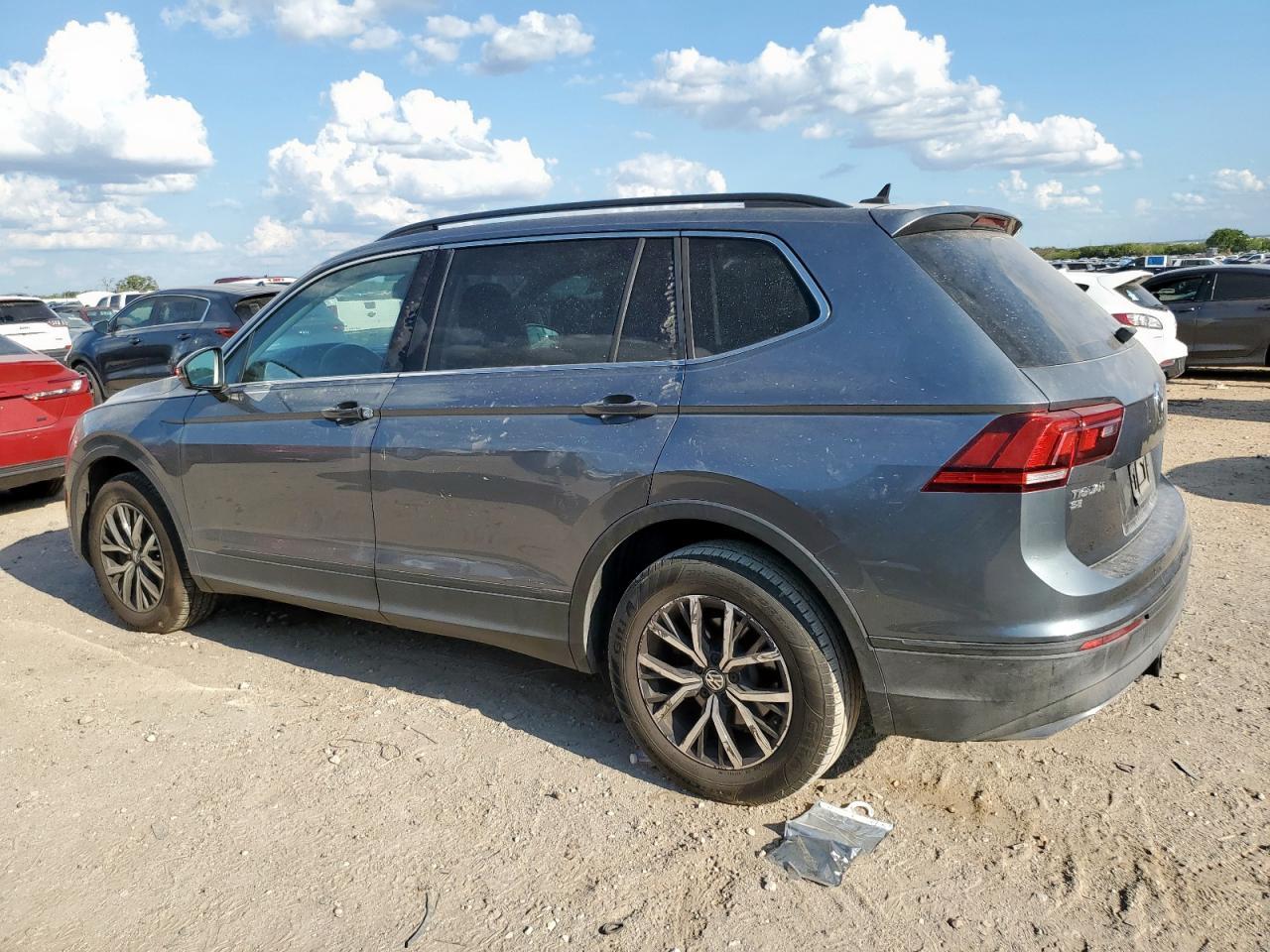 2019 Volkswagen Tiguan Se - Image 2