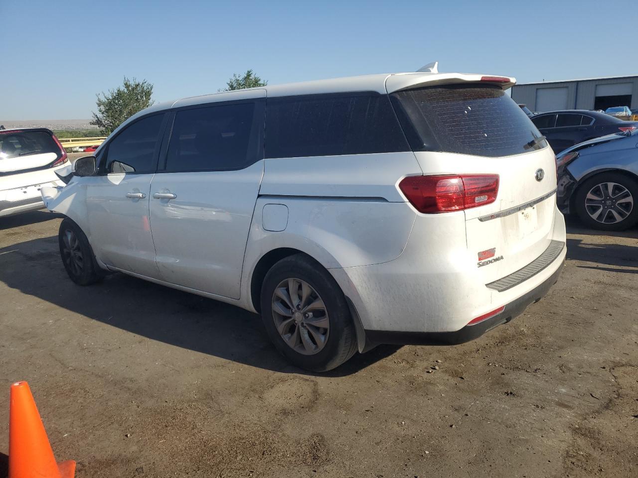 2020 Kia Sedona L - Фото 2