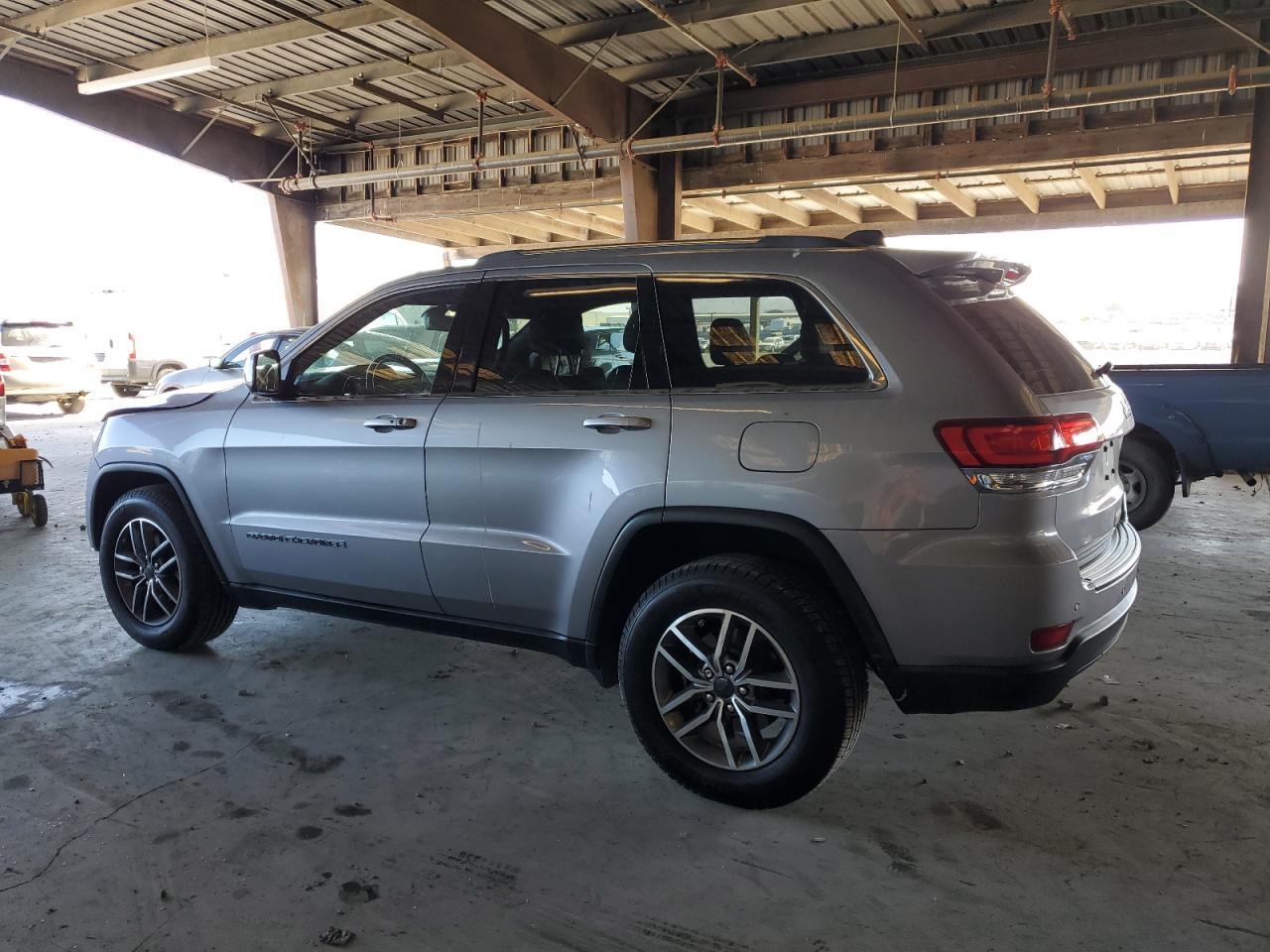 2020 Jeep Grand Cherokee Laredo - Image 2