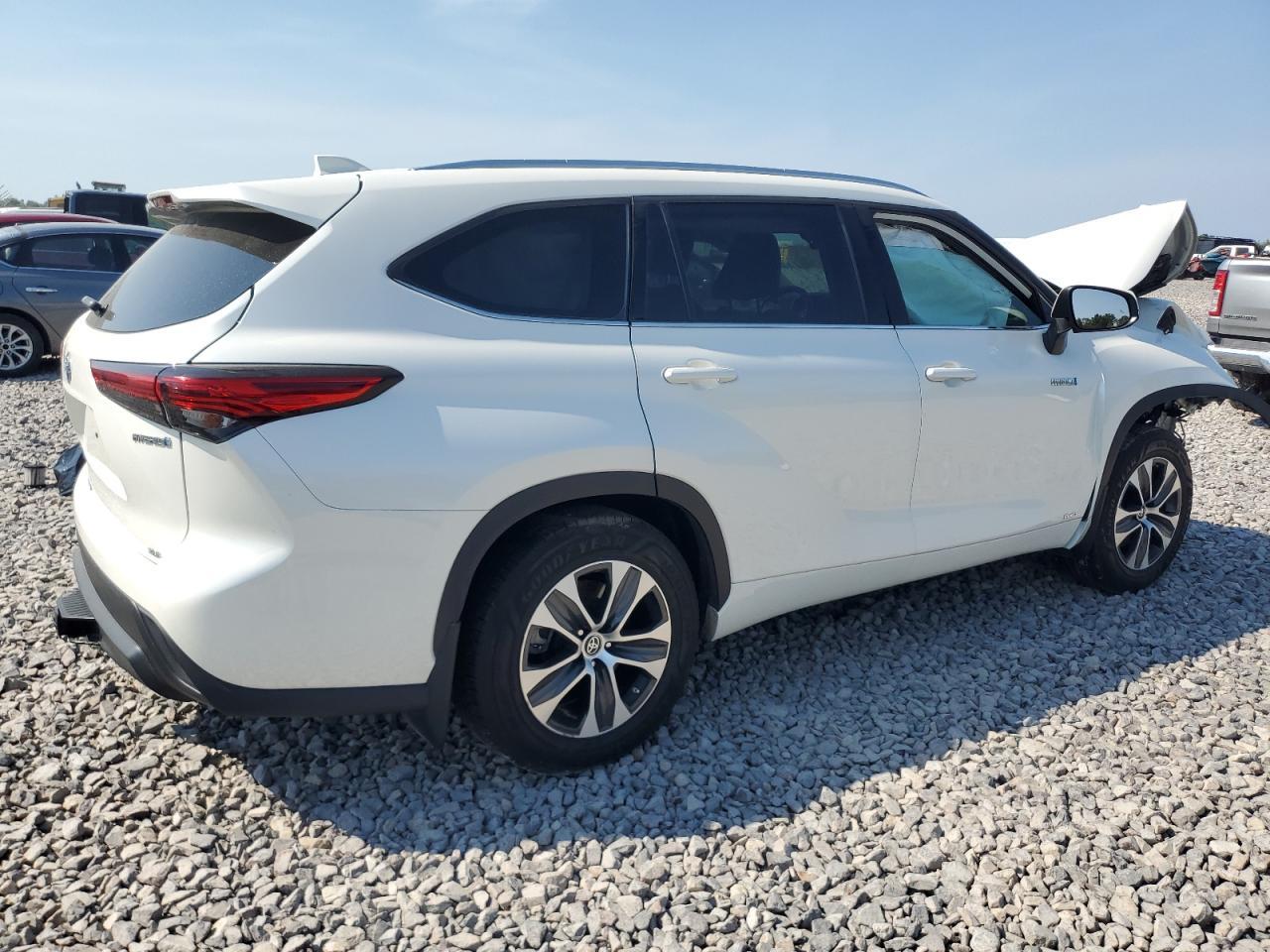 2021 Toyota Highlander Hybrid Xle - Image 3