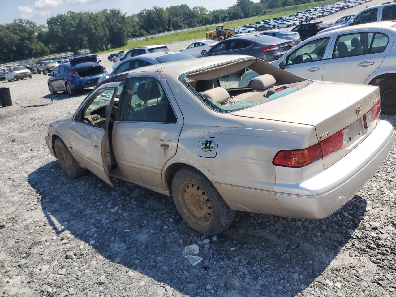 2001 Toyota Camry Ce - Фото 2